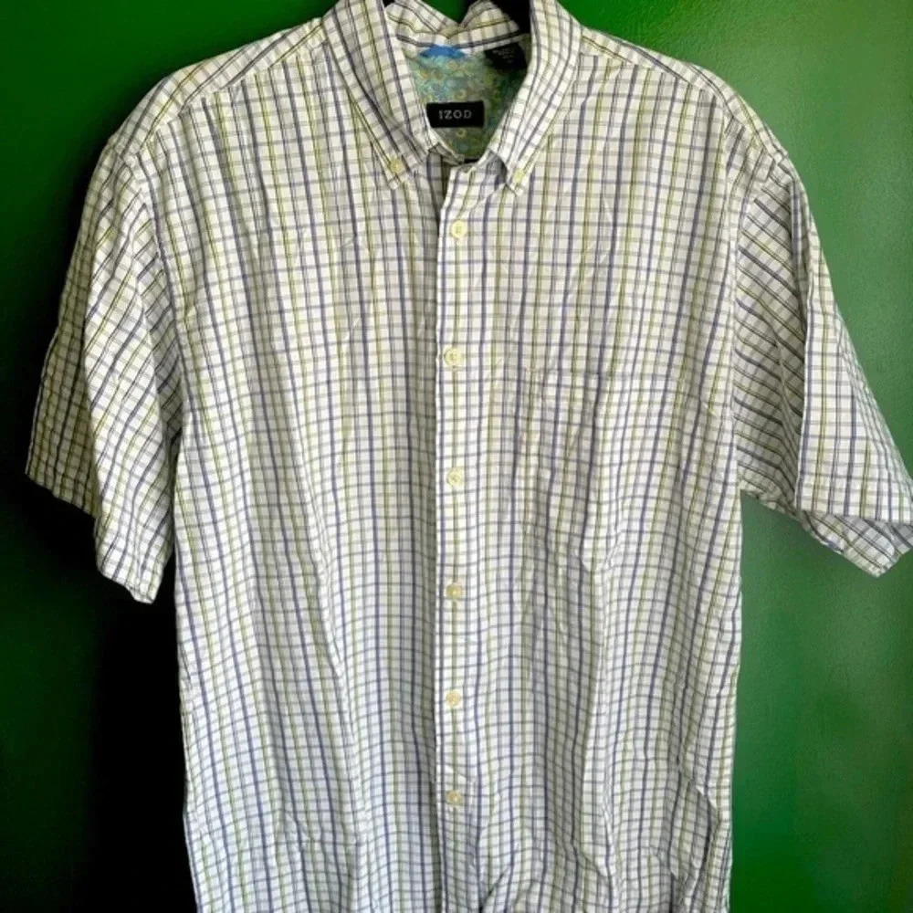 CLEARANCE Mens M IZOD Casual Short Sleeve Button Down Shirt‎